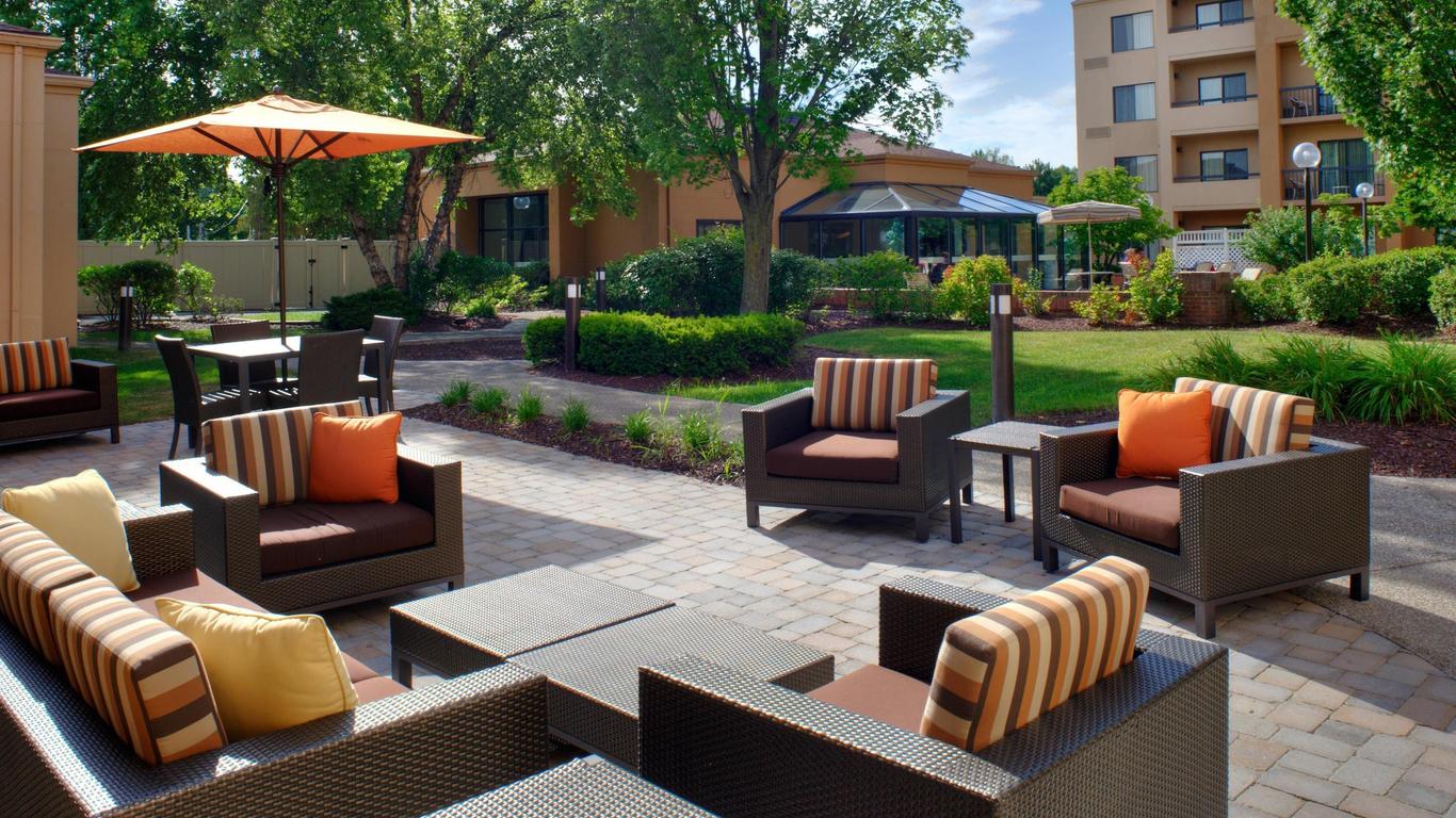 Courtyard by Marriott Columbus Worthington