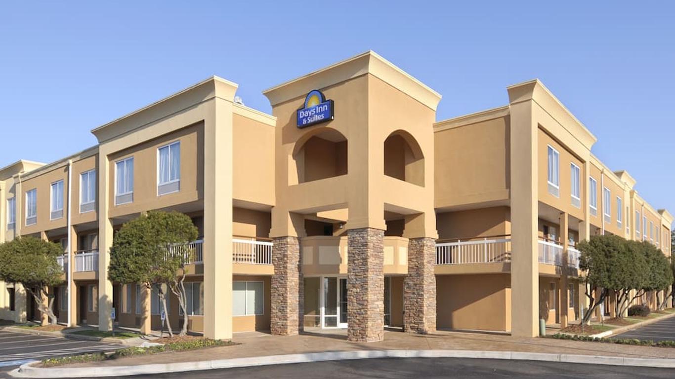 Days Inn by Wyndham Greenville