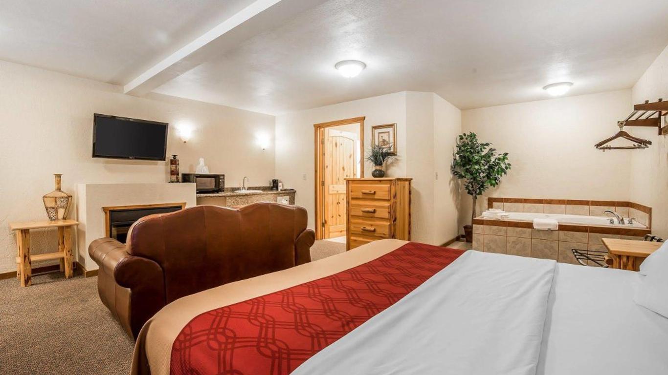 Econo Lodge Inn & Suites