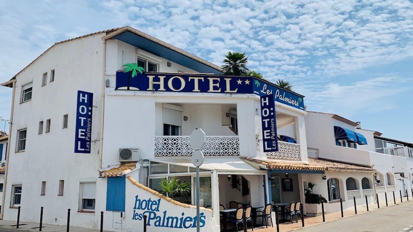 Hotel Les Palmiers En Camargue